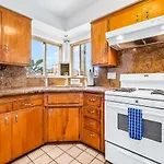 Mimi\'S And Nana\'S Beach House